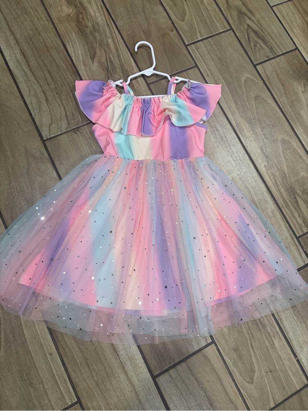 Girls dress with ombré rainbow colors with shiny star glitter like spots size 5